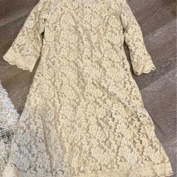 Cream lace dress - Picture 2 of 2